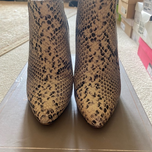 Snakeprint booties - Picture 2 of 4
